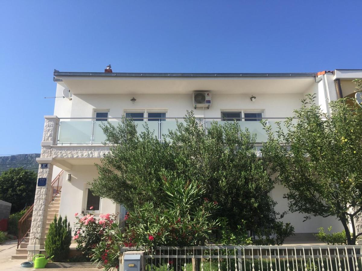 Apartments With A Parking Space Kastel Kambelovac, Kastela - 15480 Kültér fotó